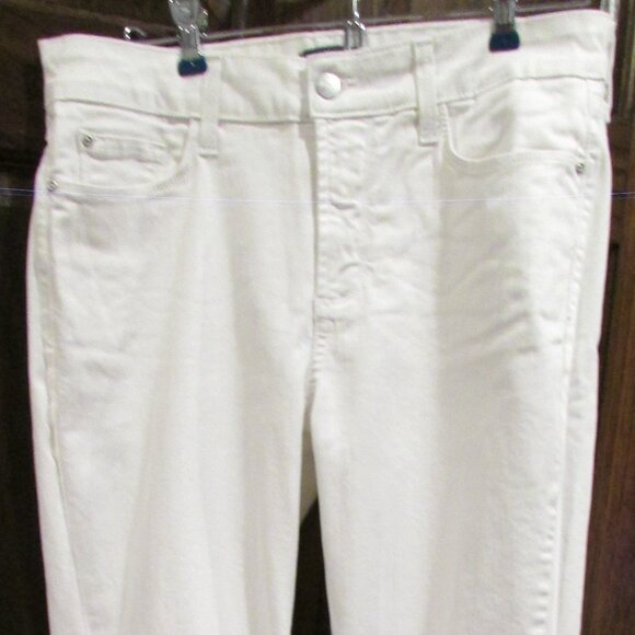 Size 10 NYDJ White Straight Leg - Picture 1 of 3